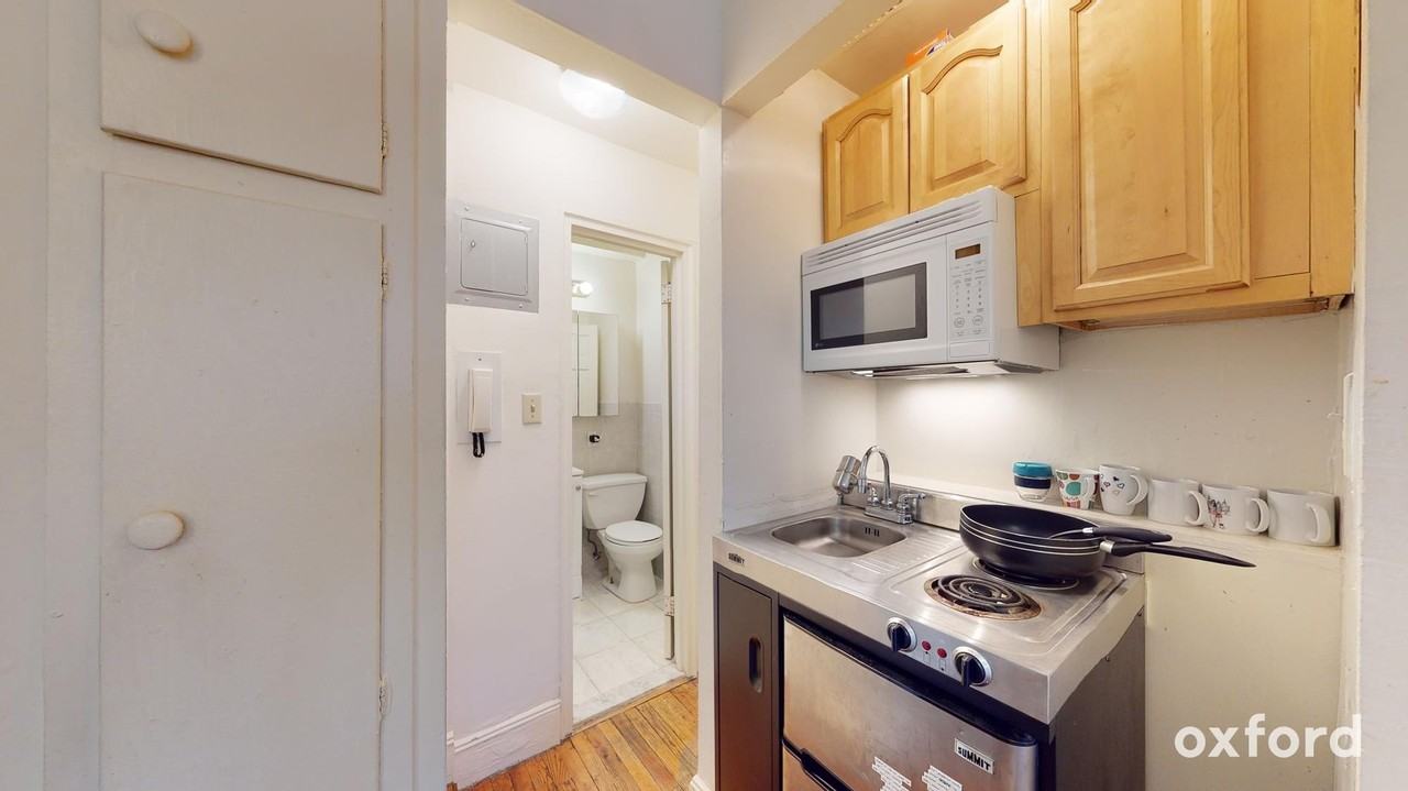 116 W 69th St #5A - Photo 7 of 9