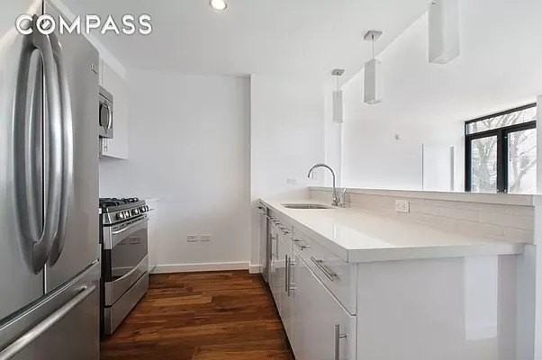 125 N 5th St #2E - Photo 2 of 10