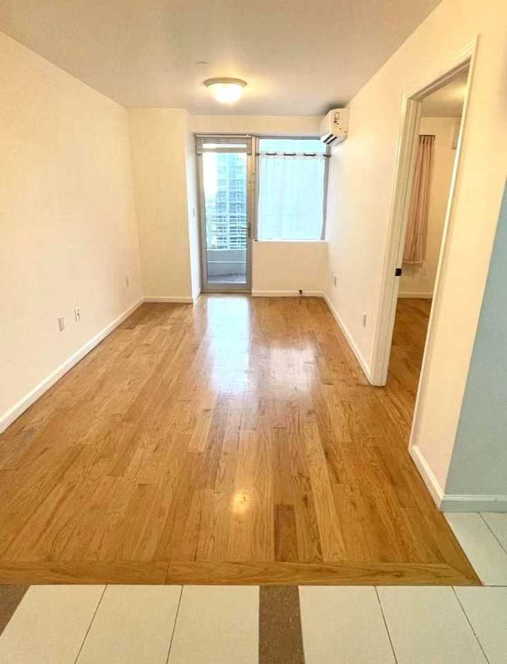 3720 Prince St #12H - Photo 3 of 8