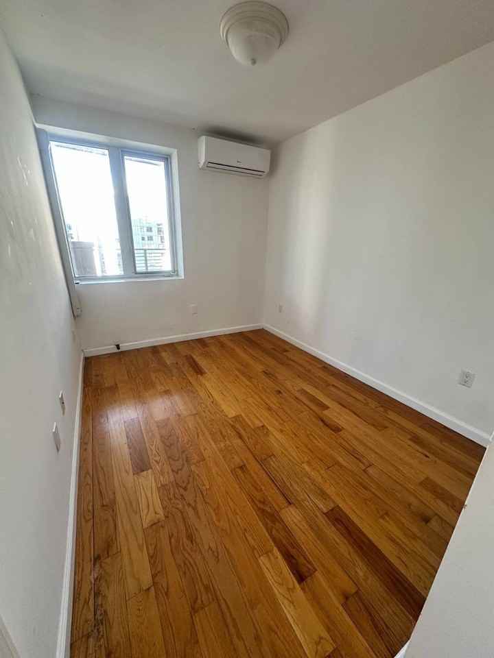 3720 Prince St #12H - Photo 5 of 8