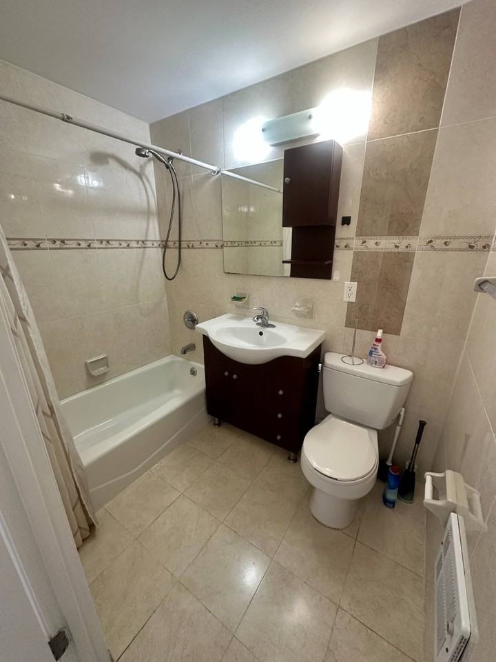 3720 Prince St #12H - Photo 7 of 8