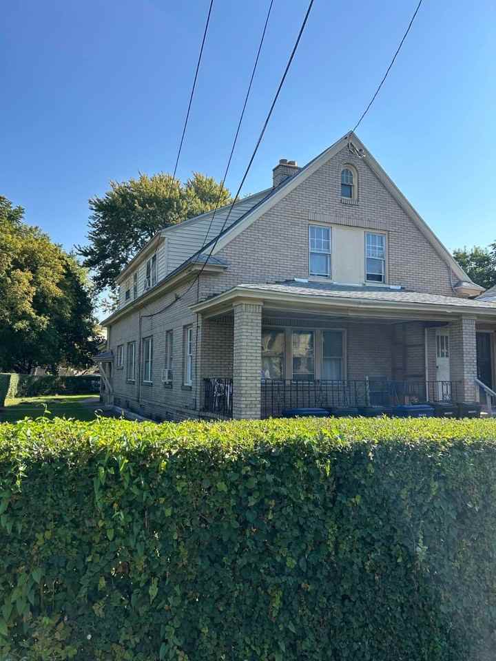 134 Gertrude St - Photo 4 of 4