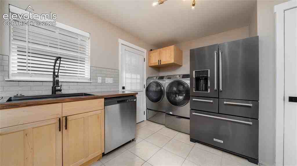 1827 W Kiowa St - Photo 7 of 13
