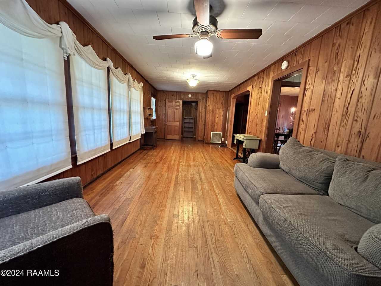 115 Fallbrook Ave - Photo 3 of 16