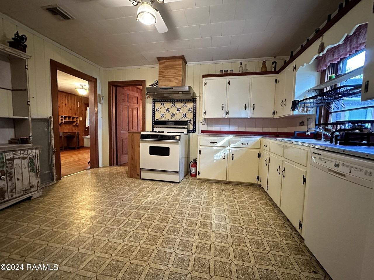 115 Fallbrook Ave - Photo 4 of 16