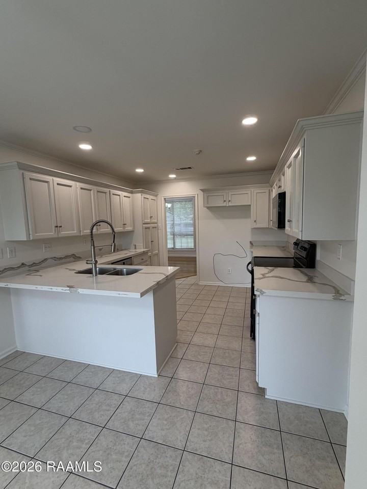 103 Kirkwood Ln - Photo 5 of 18