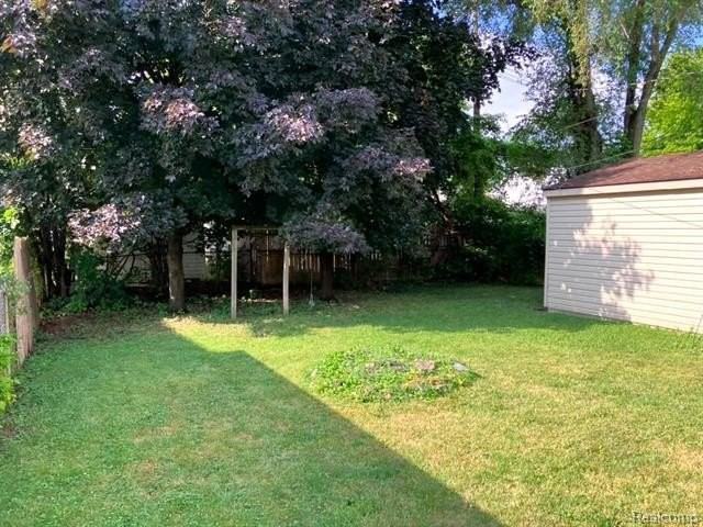 8072 Superior - Photo 6 of 21