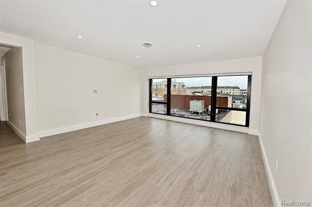 211 E Merrill St #410 - Photo 5 of 23