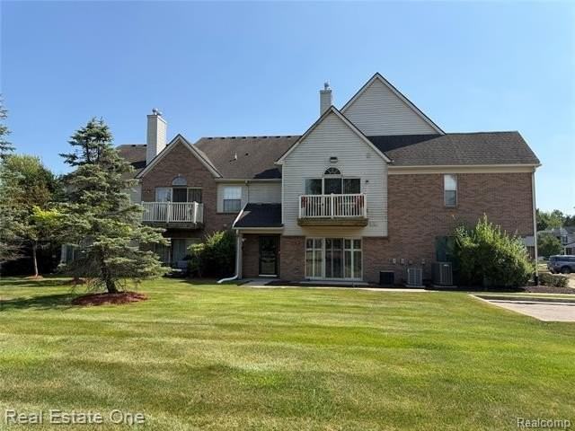 523 Brookfield Dr #81 - Photo 3 of 32