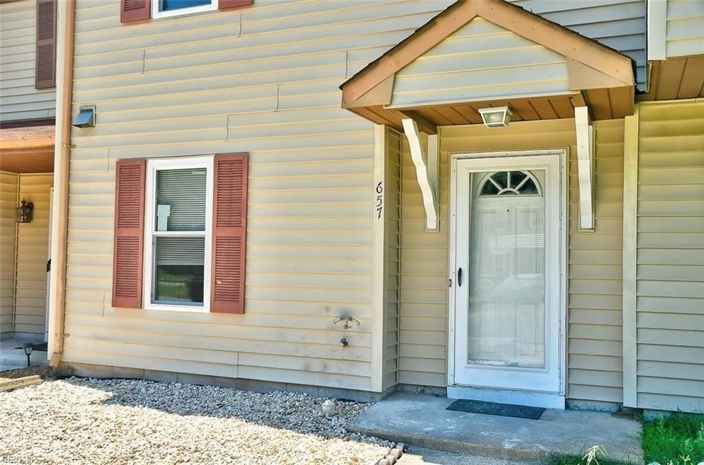 657 Aubrey Dr - Photo 2 of 32