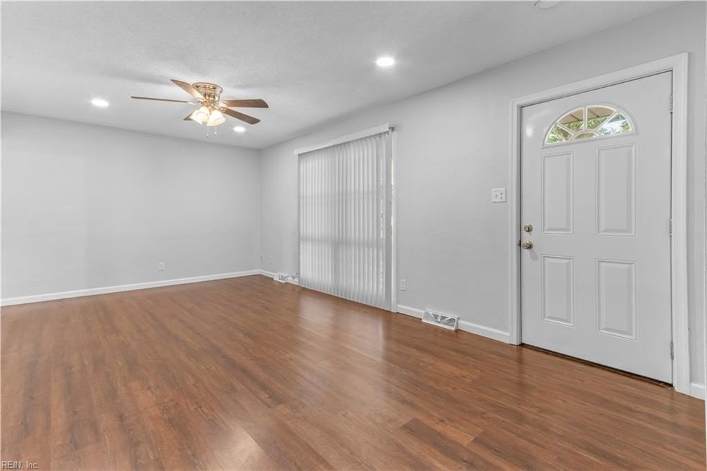 2124 Jeffrey Dr - Photo 2 of 21