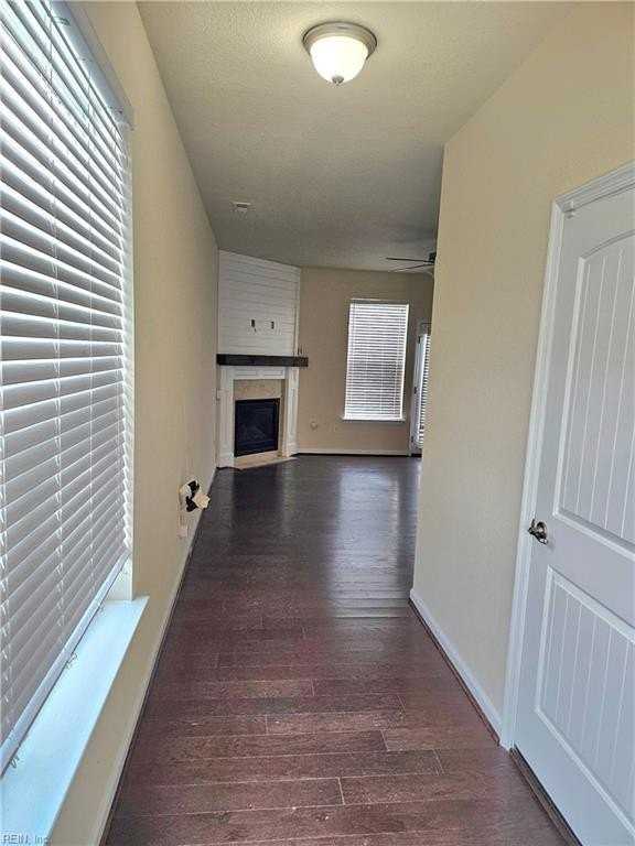 701 Valentine Ln - Photo 4 of 18