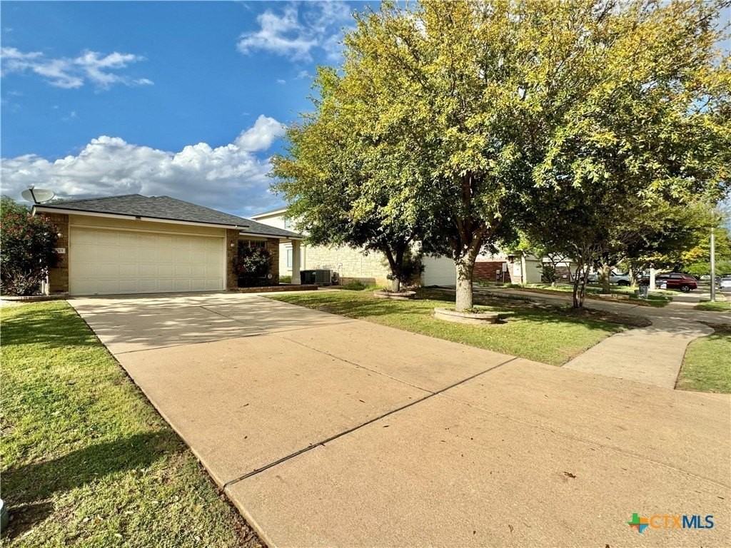 1015 Aiken Dr - Photo 4 of 36
