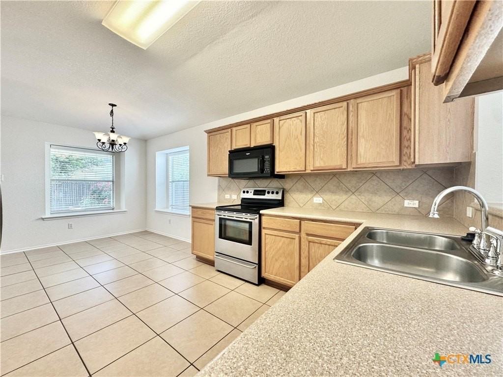 1015 Aiken Dr - Photo 7 of 36
