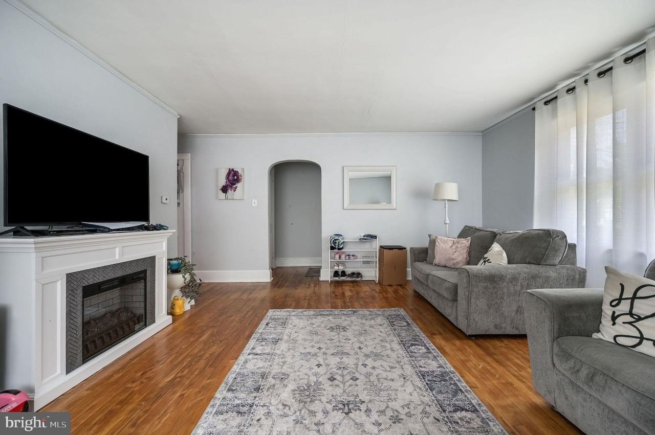212 N American Ave - Photo 4 of 10