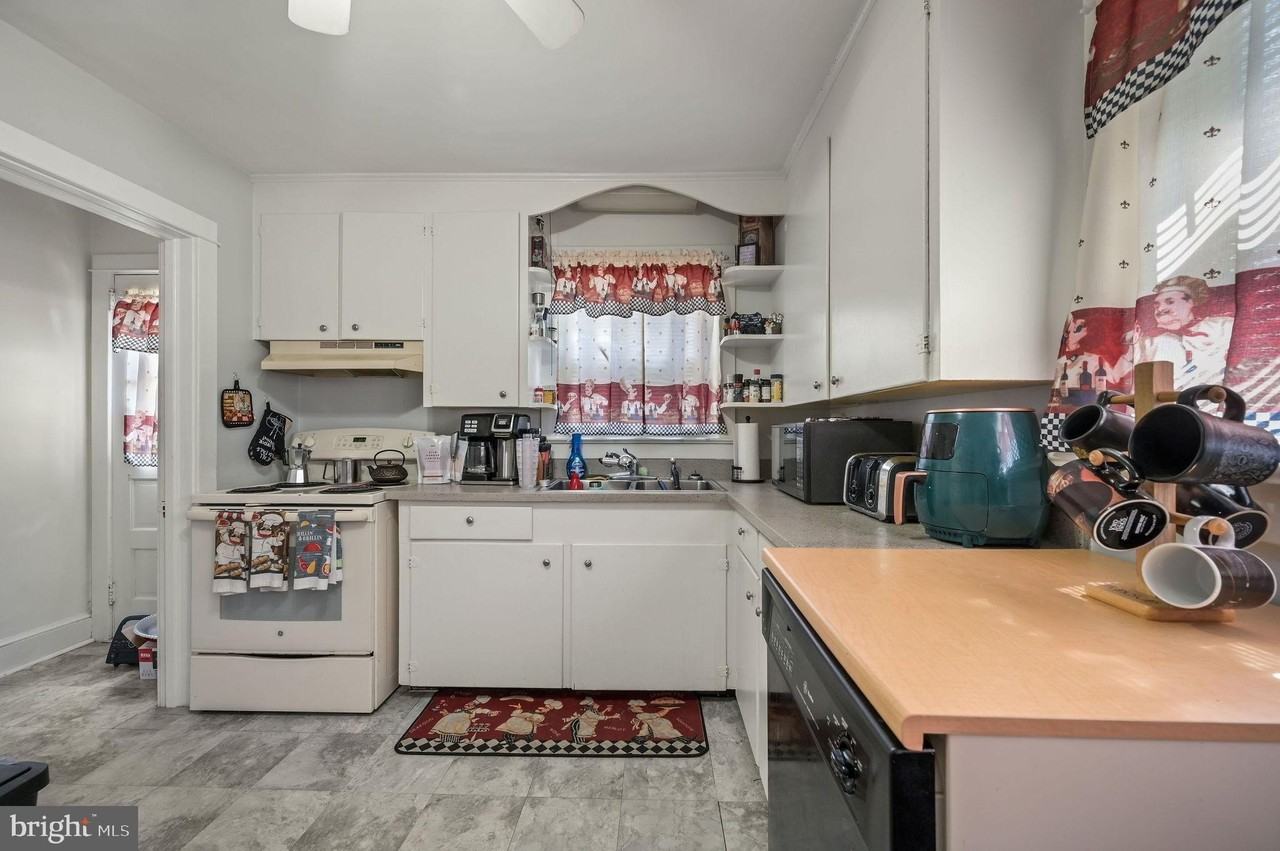 212 N American Ave - Photo 5 of 10