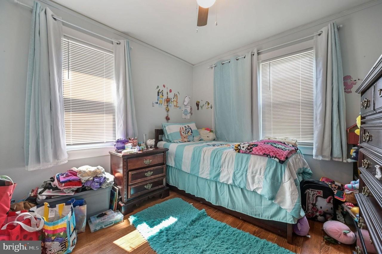 212 N American Ave - Photo 7 of 10