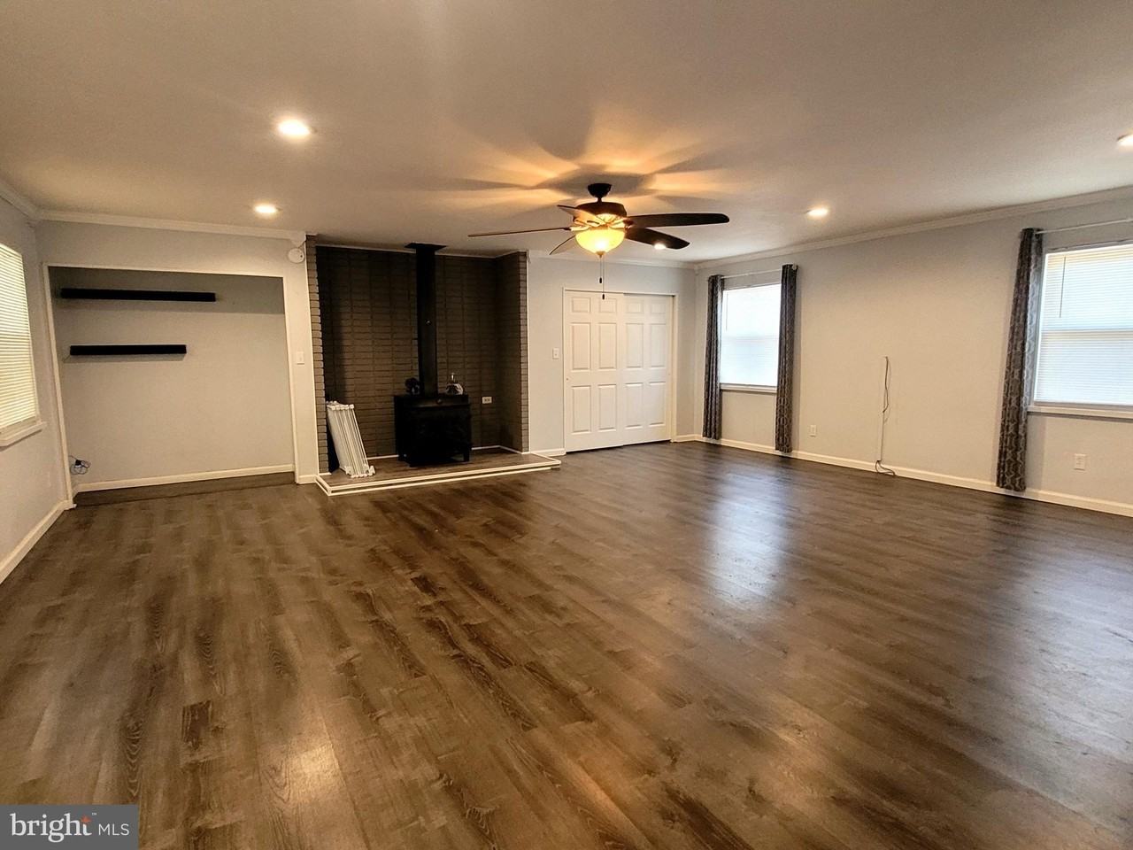 6 Tudor Ct - Photo 5 of 32