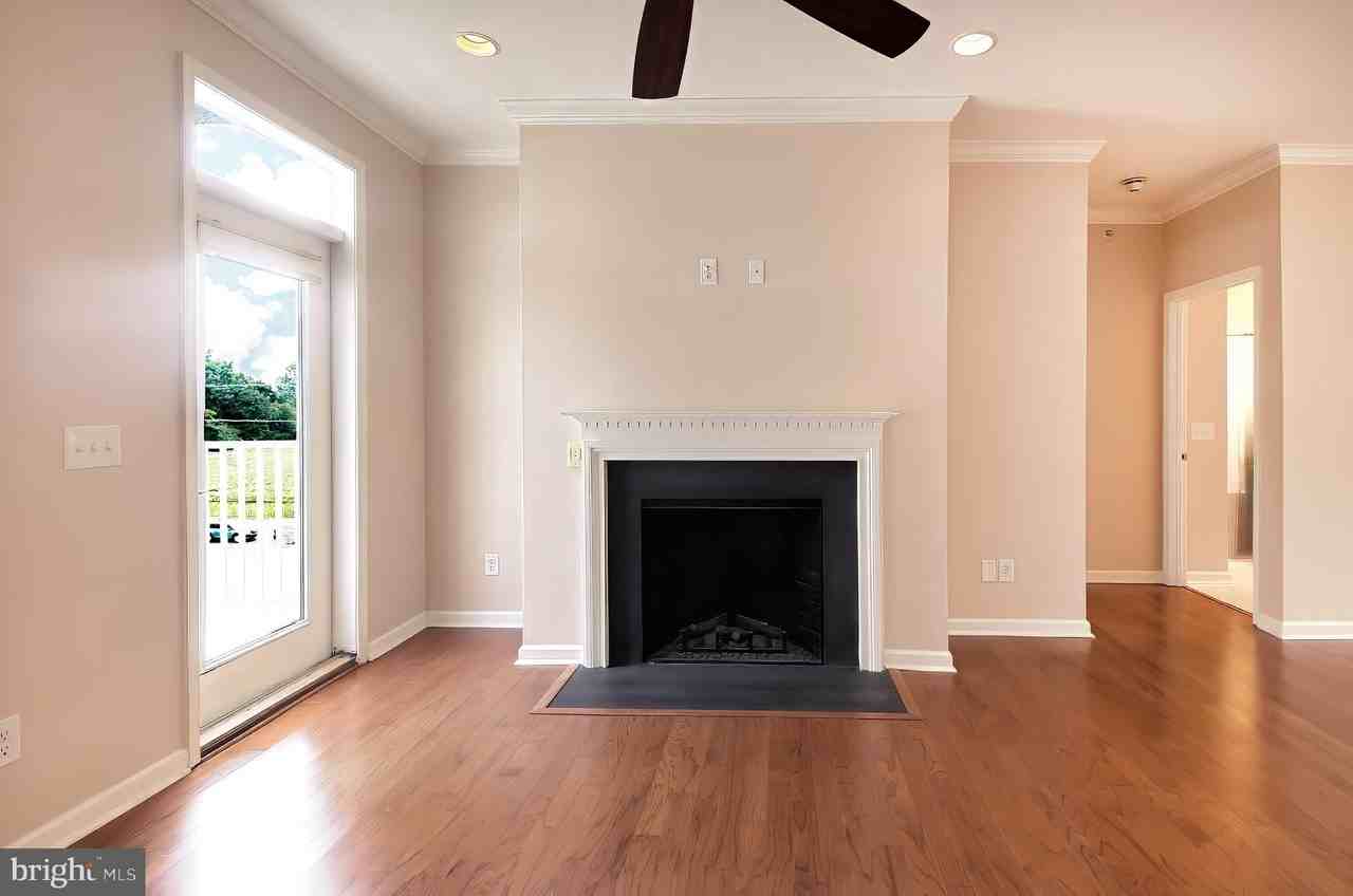12001 Old Vine Blvd #3E306 - Photo 3 of 37