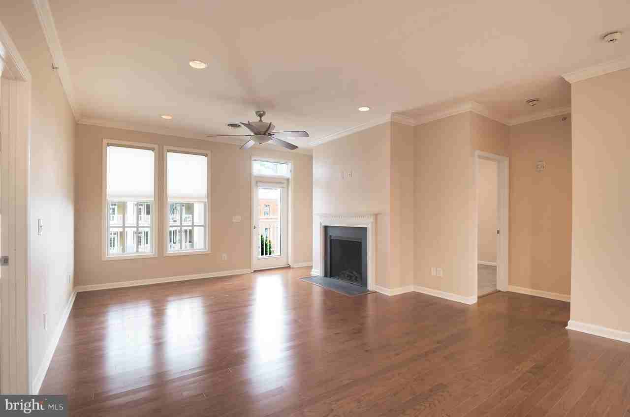 12001 Old Vine Blvd #3E306 - Photo 5 of 37