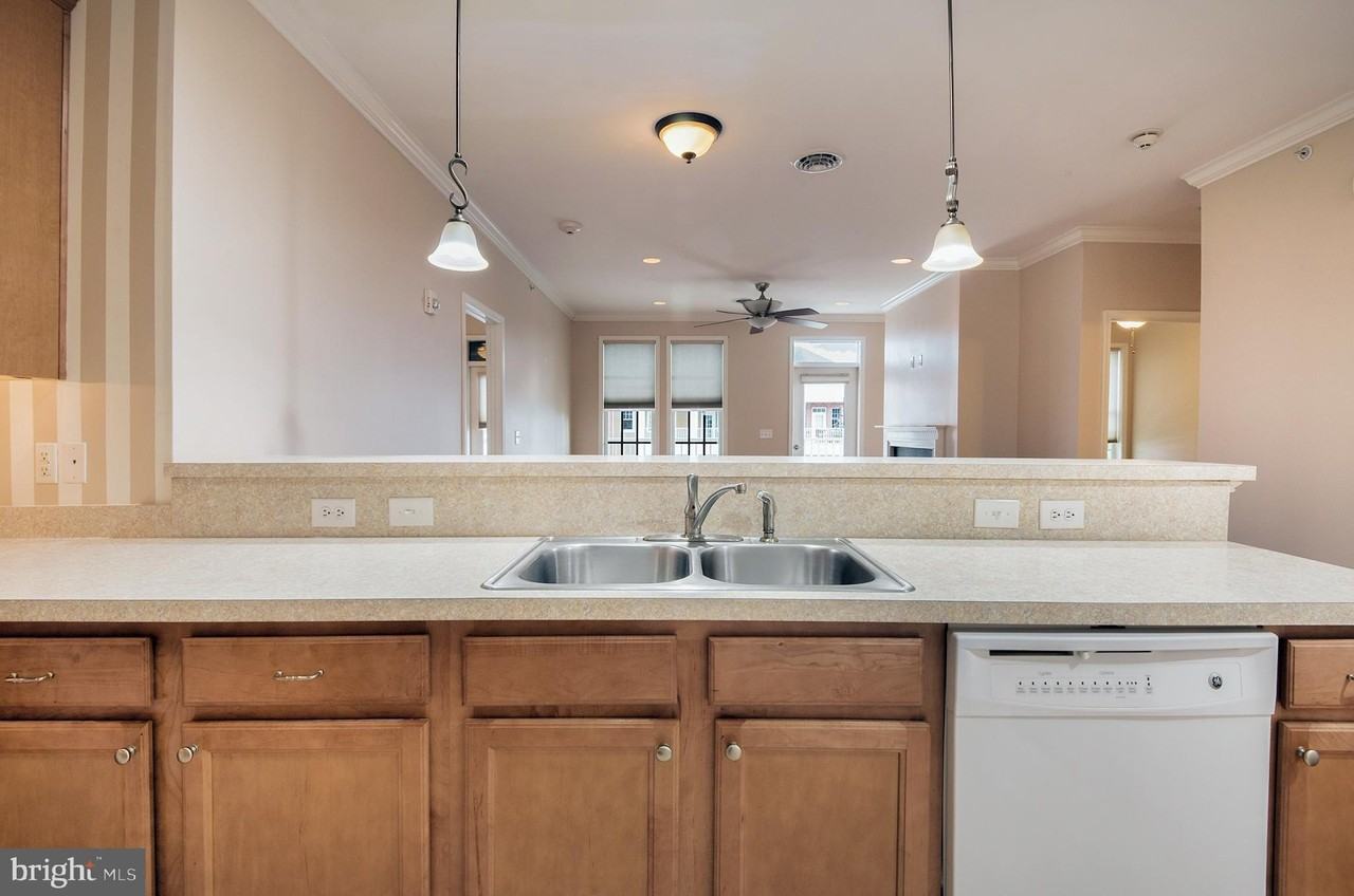 12001 Old Vine Blvd #3E306 - Photo 7 of 37
