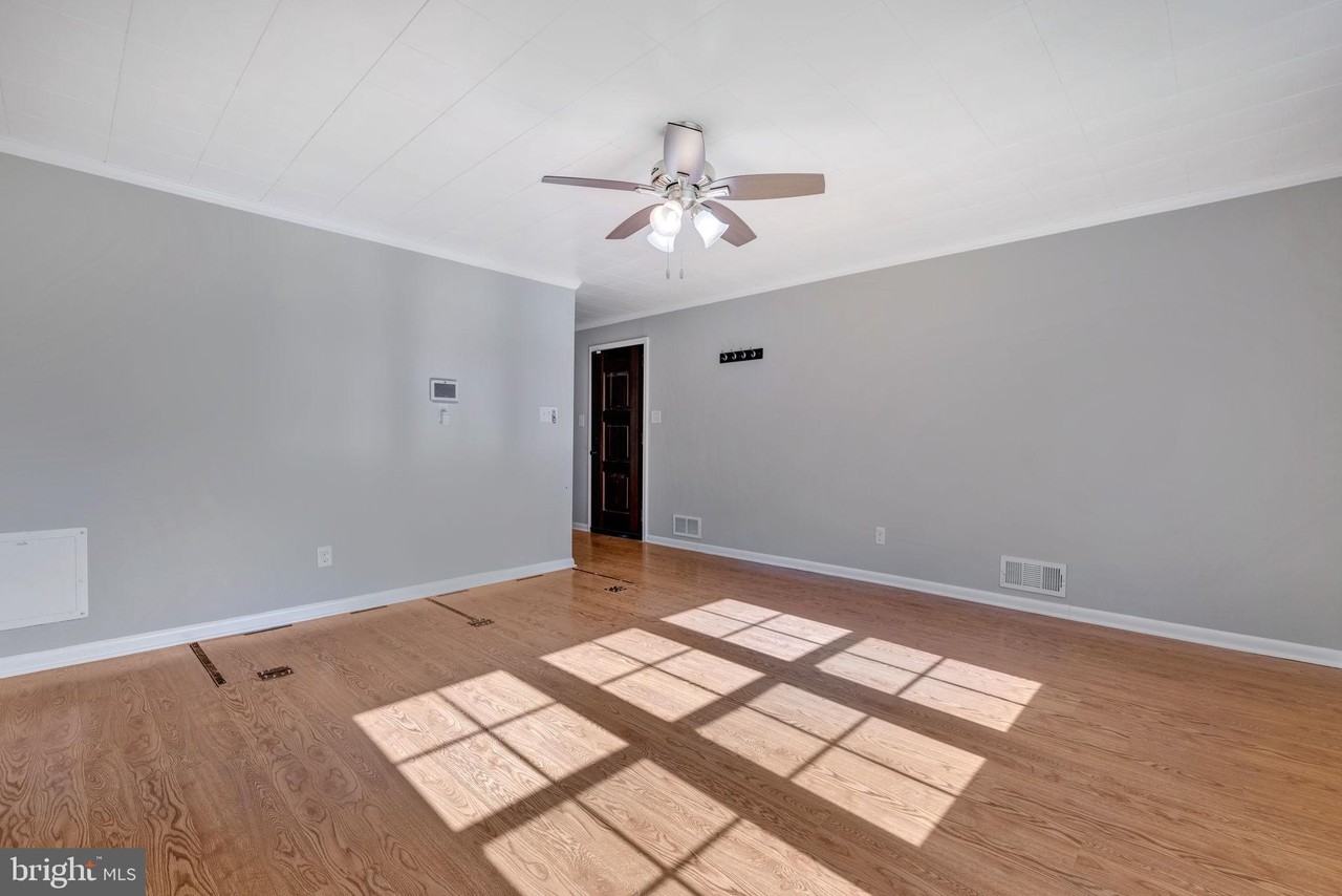 8206 Waterford Rd - Photo 5 of 22