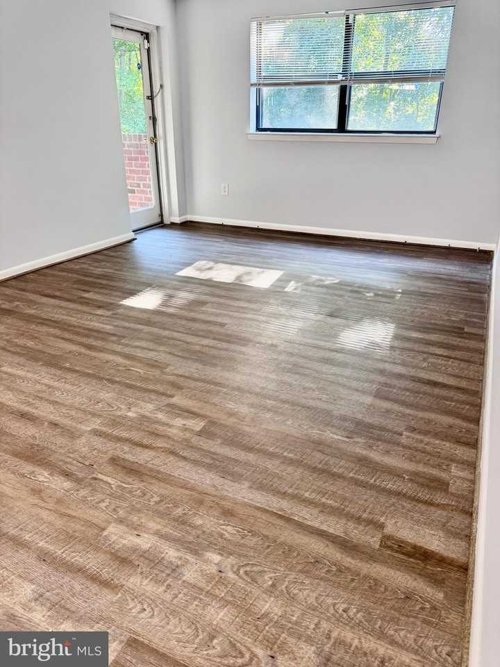 17 Juliet Ln #103 - Photo 3 of 12