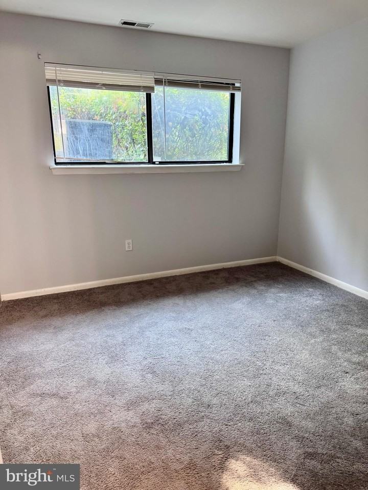 17 Juliet Ln #103 - Photo 6 of 12