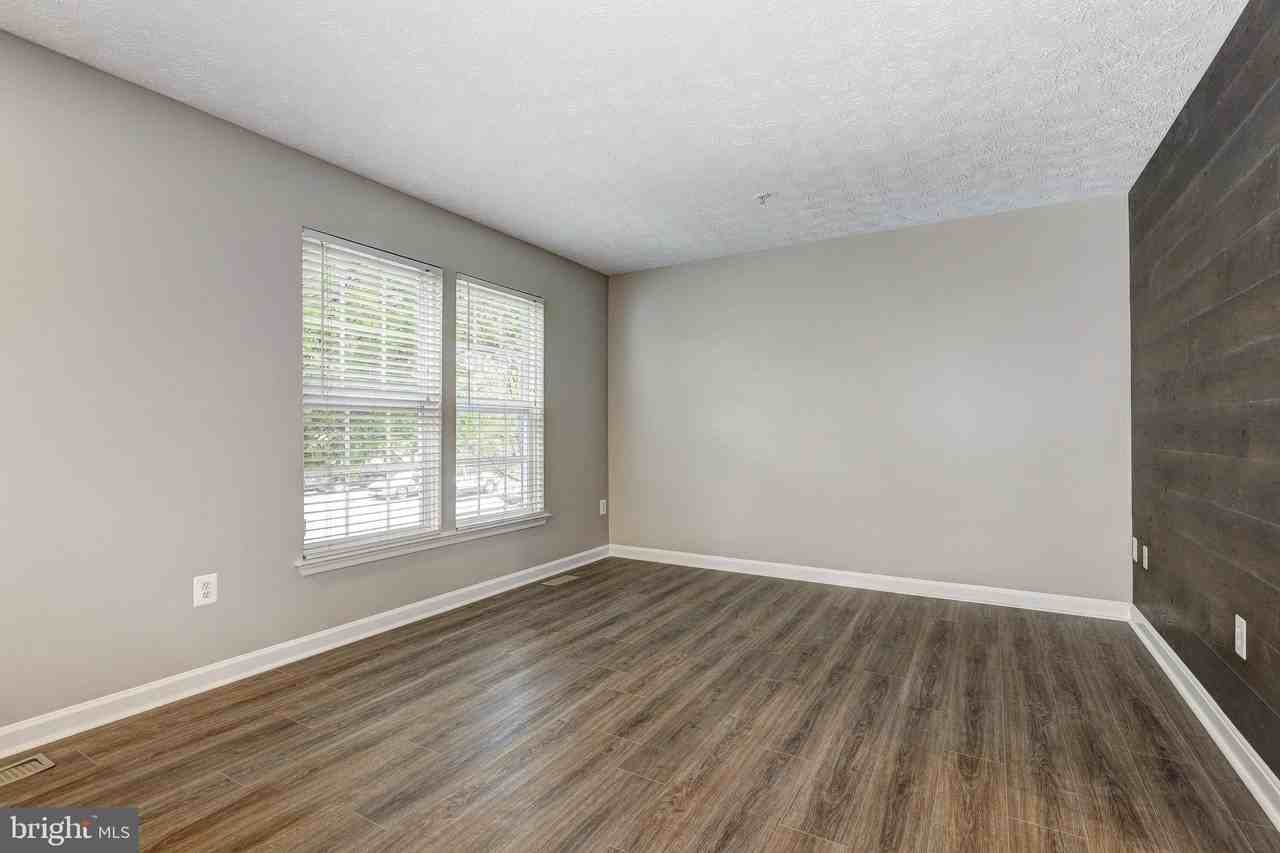 9306 Vanguard Ct - Photo 3 of 16