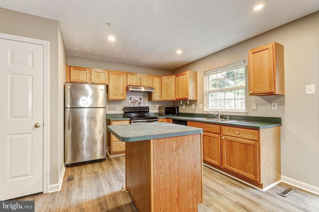 9306 Vanguard Ct - Photo 6 of 16