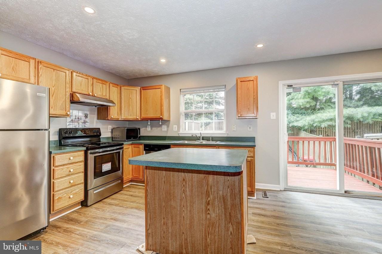 9306 Vanguard Ct - Photo 7 of 16