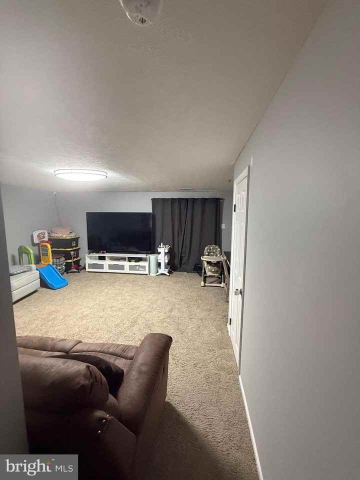 508 Riggs Ct - Photo 2 of 12