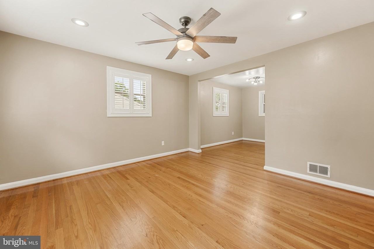 11809 Timber Ln - Photo 5 of 34