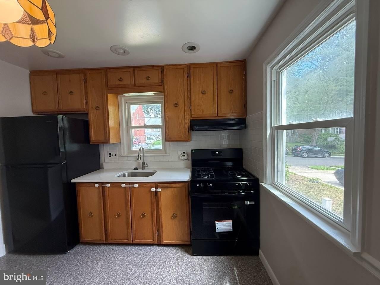 10408 Huntley Ave - Photo 4 of 14
