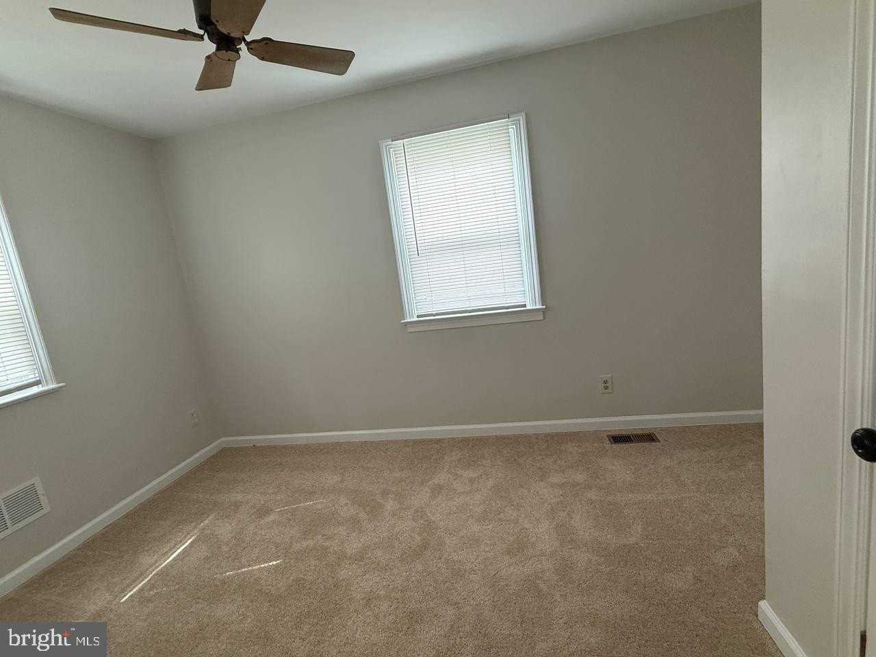 10408 Huntley Ave - Photo 5 of 14