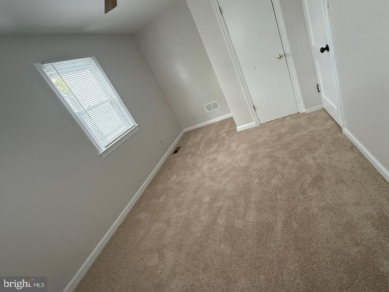 10408 Huntley Ave - Photo 7 of 14