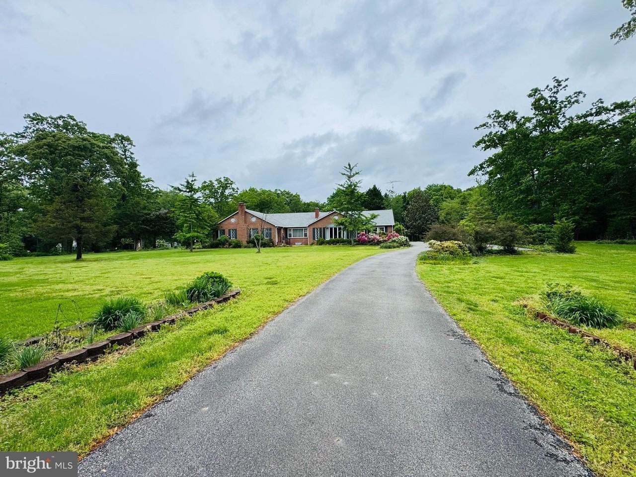 21500 Point Lookout Rd - Photo 4 of 33