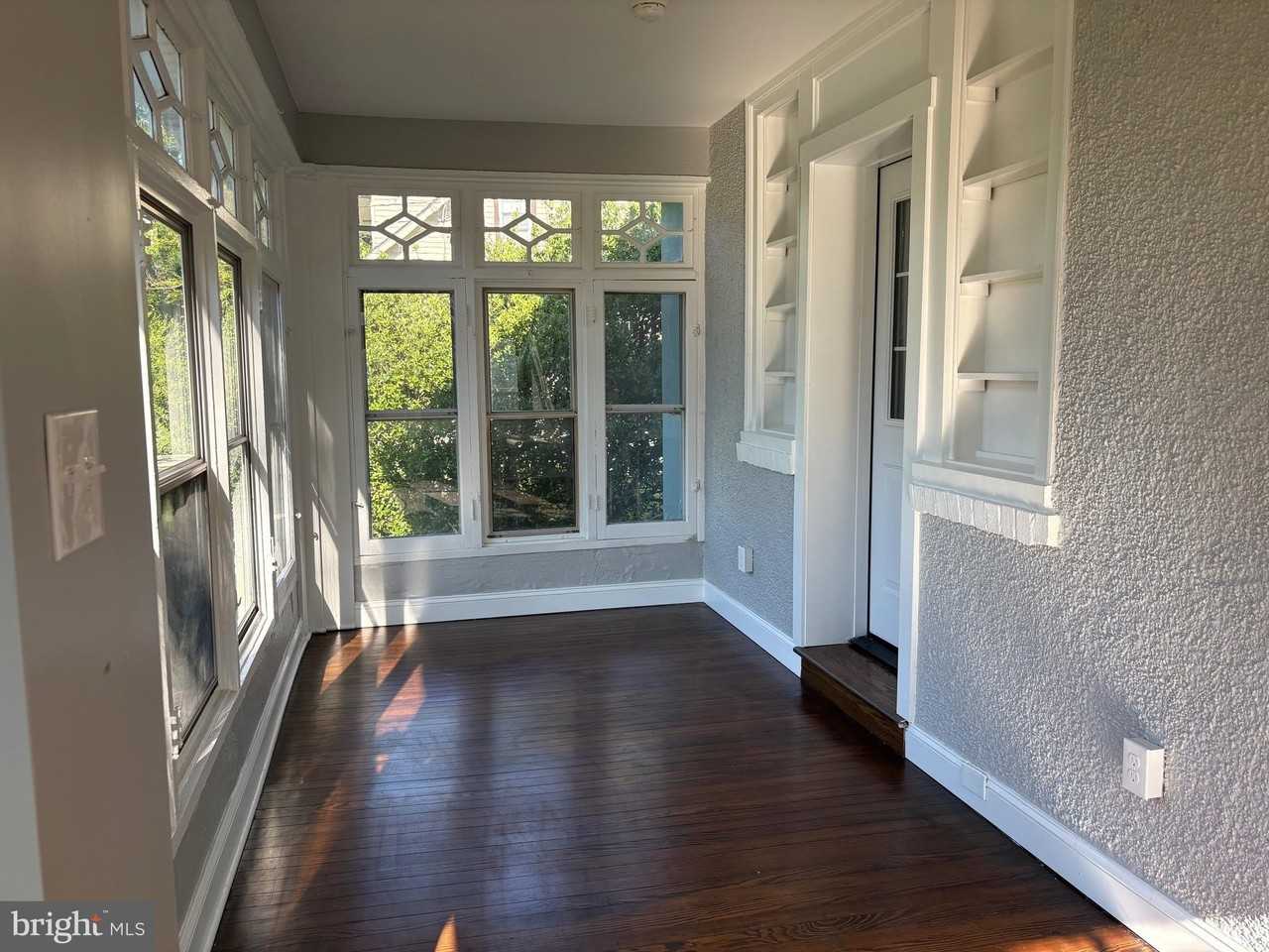 512 Jessamine Ave #1stFL - Photo 2 of 20