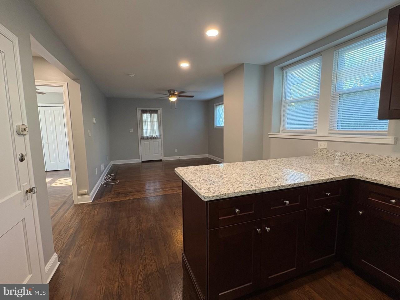 512 Jessamine Ave #1stFL - Photo 7 of 20