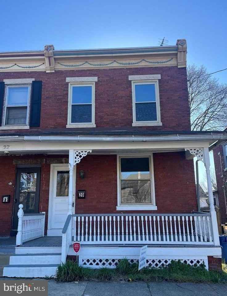 20 Laurel St - Photo 2 of 13