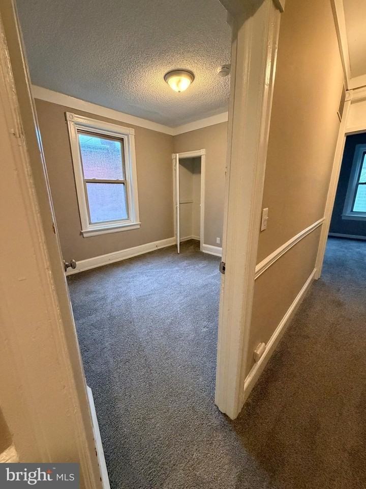 20 Laurel St - Photo 7 of 13
