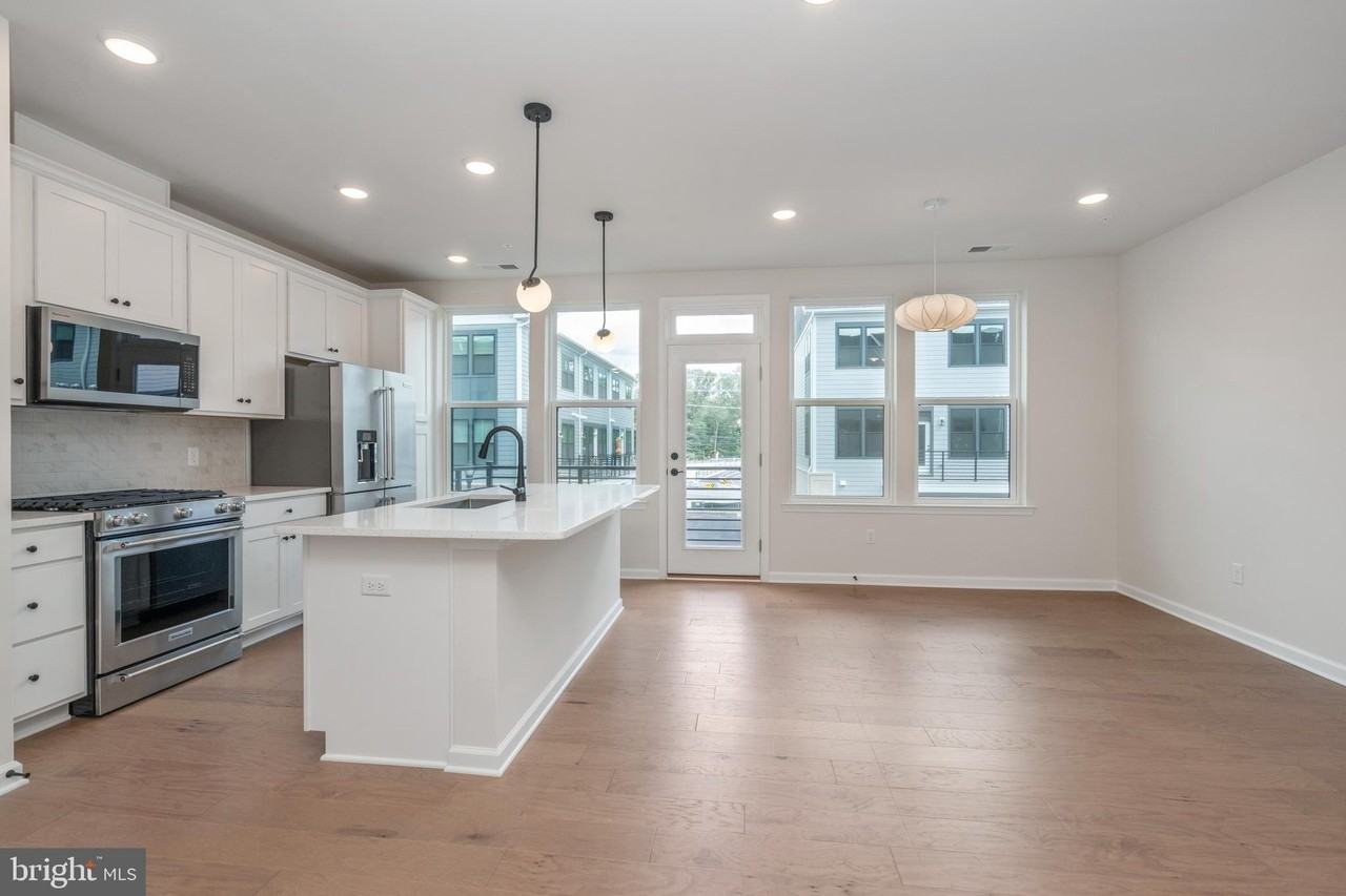 1210 Parker Blvd - Photo 7 of 50