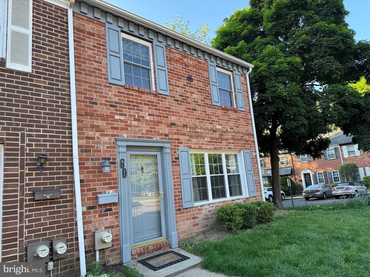 60 Providence Ave - Photo 4 of 50