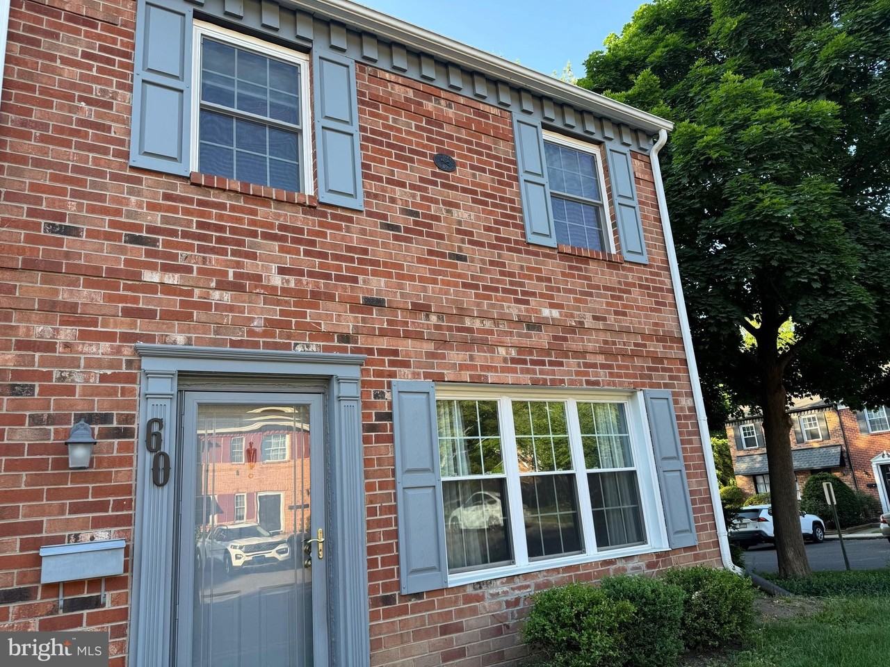 60 Providence Ave - Photo 5 of 50