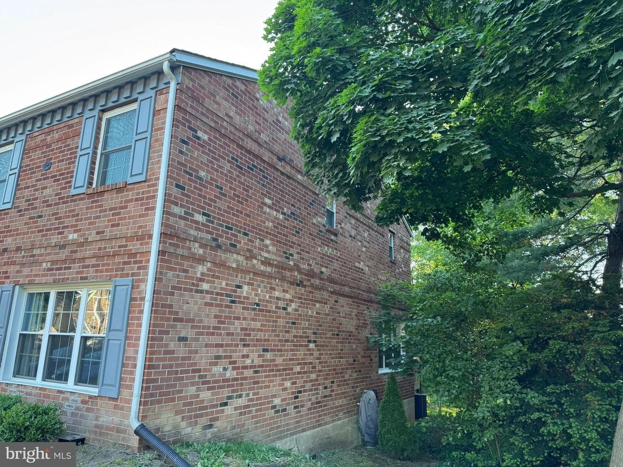 60 Providence Ave - Photo 7 of 50