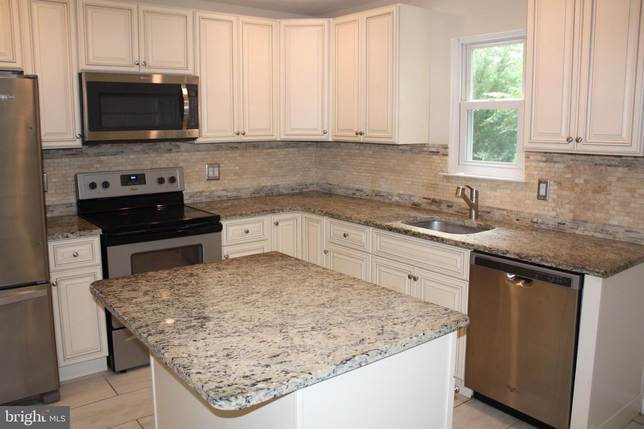 60 Providence Ave - Photo 6 of 50