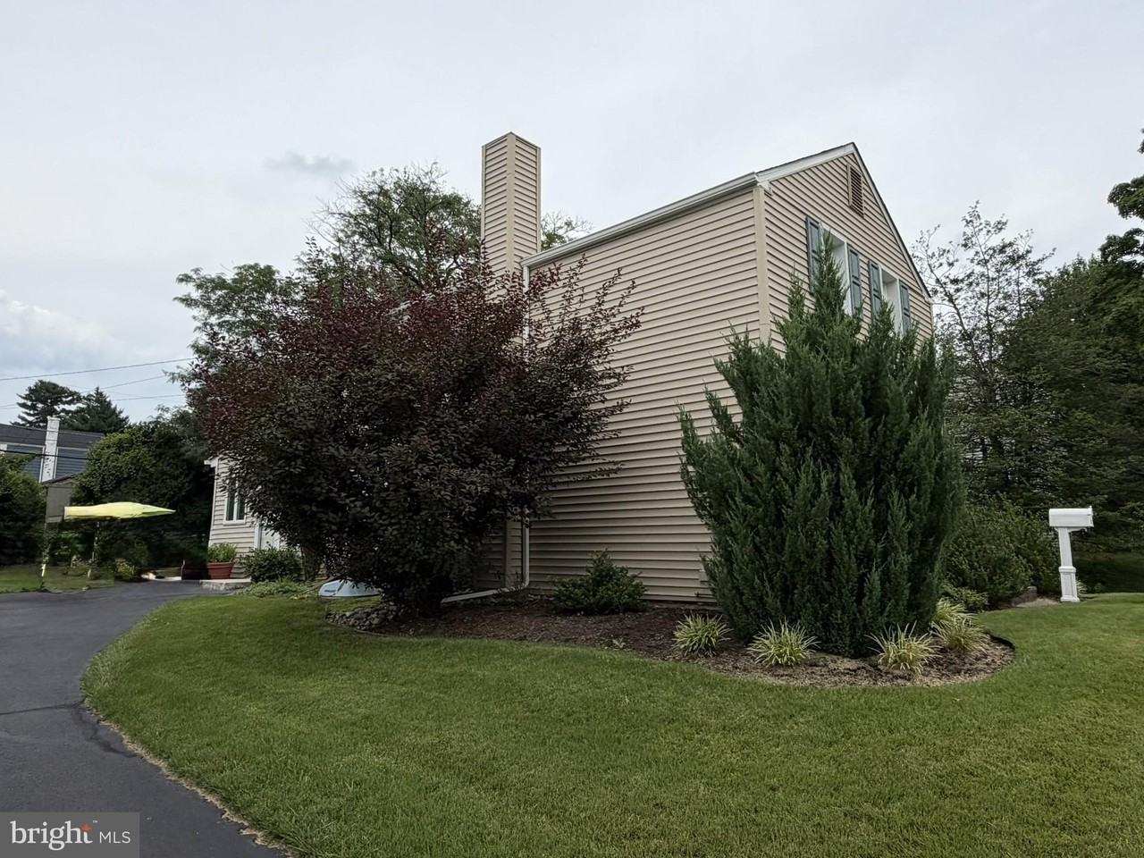 217 Lyster Rd - Photo 5 of 11