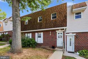 736 Village Ln - Photo 1 of 1