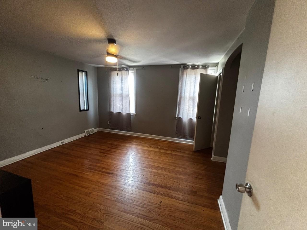 5942 B St - Photo 6 of 10