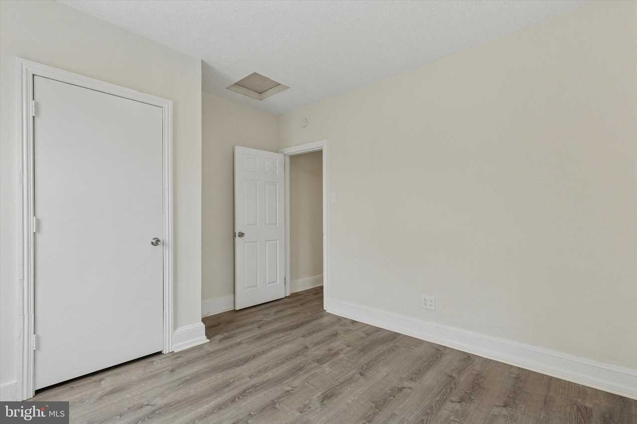 511 Conarroe St - Photo 5 of 15
